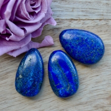 Auguga kivi / ripats - Lasuriit (lapis lazuli)