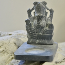 Teeküünla hoidja - Seebikivist Ganesha